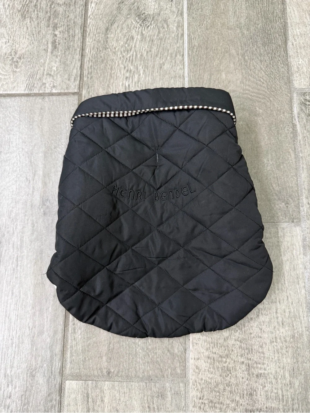 henri bendel Black Quilted Puffer Pet Cover with Trim